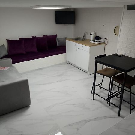 Quen Apartment Napoli Bagian luar foto